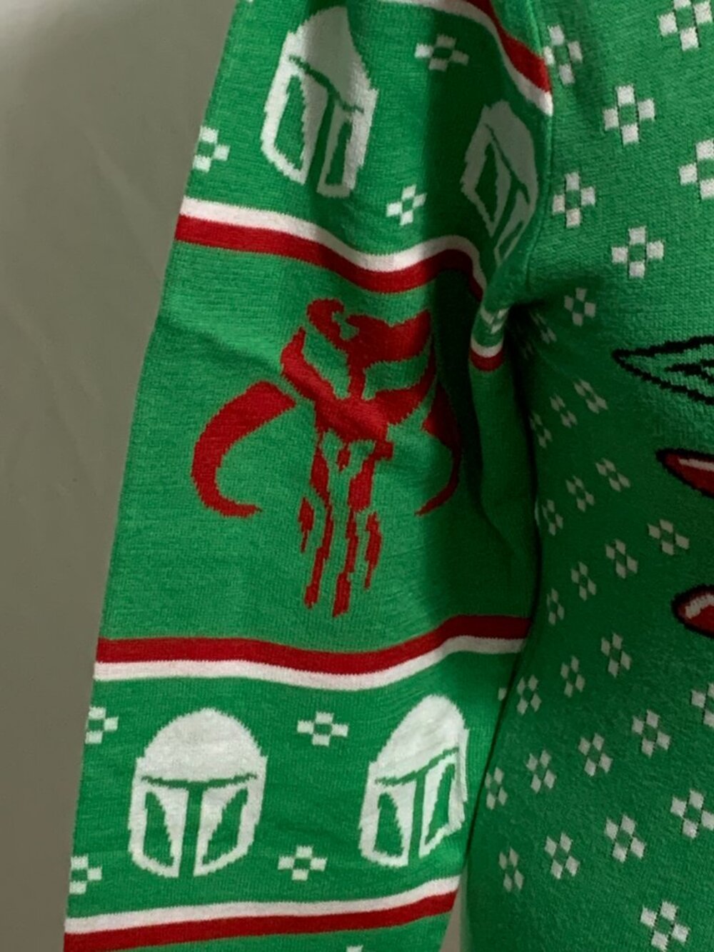 Ugly Christmas Sweater Star Wars Mandalorian Grogu Presents Are The Way MENS M - Picture 3 of 5